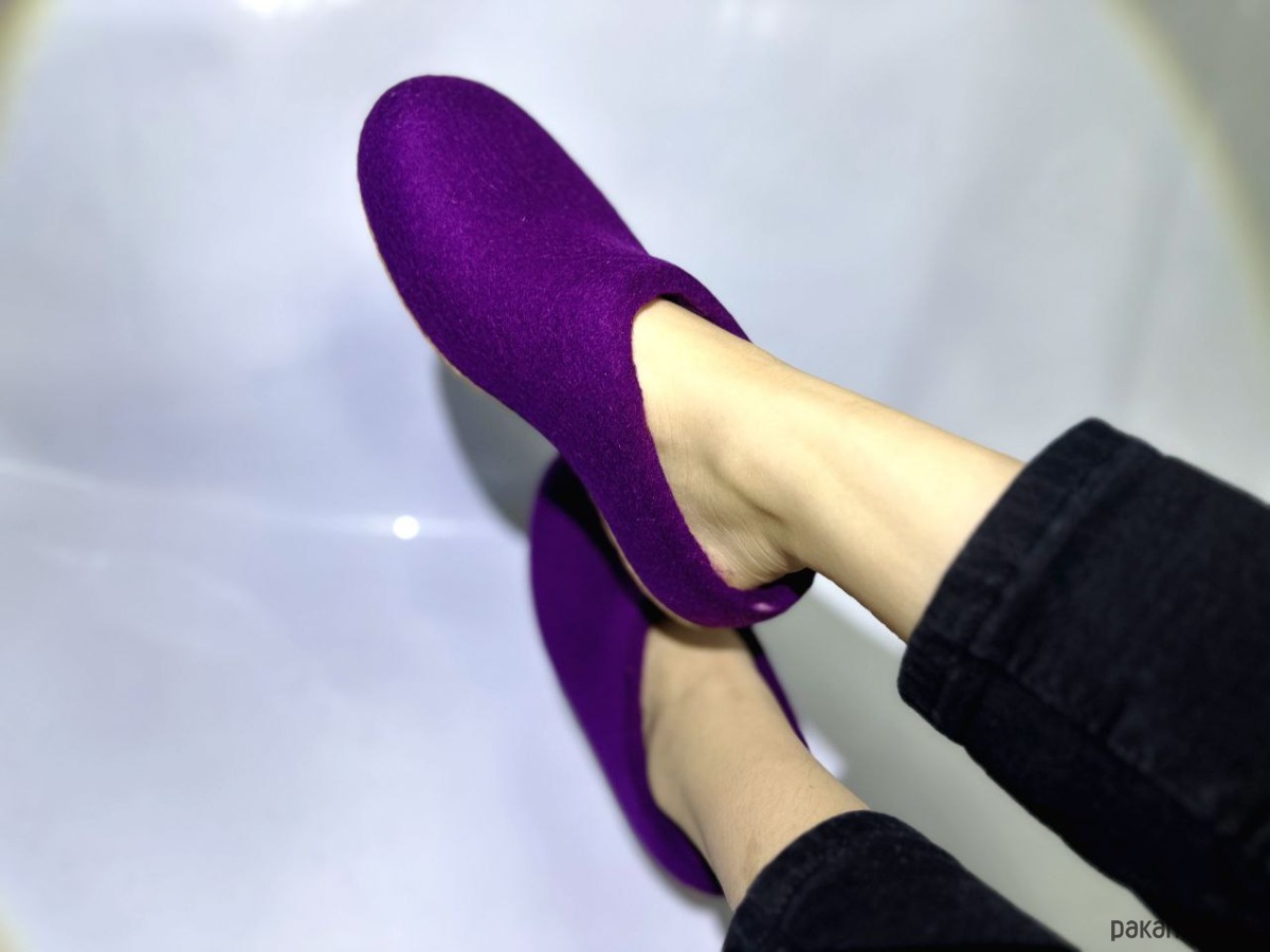 Женские серые войлочные тапочки